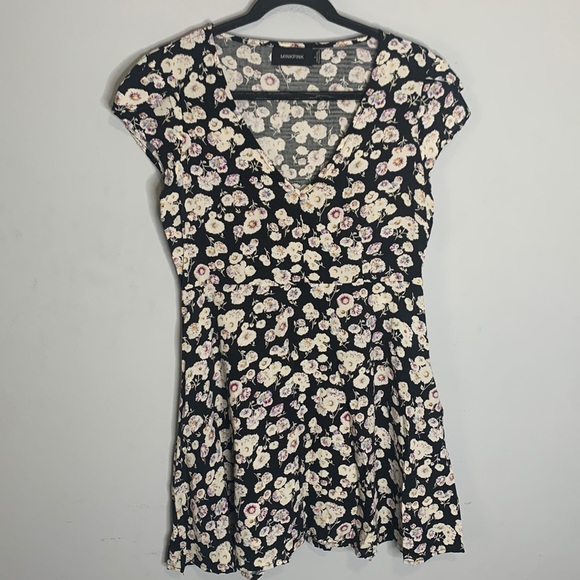 MINKPINK Dresses & Skirts - Revolve MinkPink black floral mini dress L